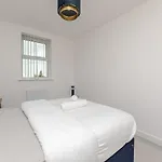 Stunning New Modern Near Roundhay Park ليدز