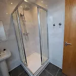 بيت للعطل Stunning New Modern Near Roundhay Park