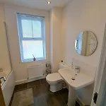 بيت للعطل Stunning New Modern Near Roundhay Park ليدز