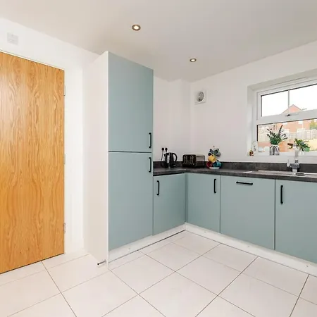 Vakantiehuis Stunning New Modern Near Roundhay Park