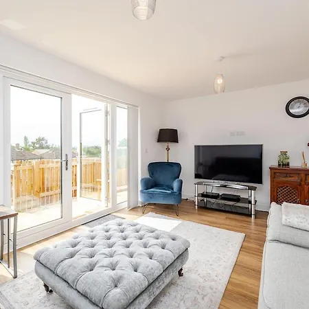 Stunning New Modern Near Roundhay Park *