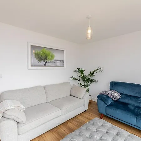 Stunning New Modern Near Roundhay Park Leeds (West Yorkshire)