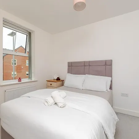 Stunning New Modern Near Roundhay Park * Leeds (West Yorkshire)