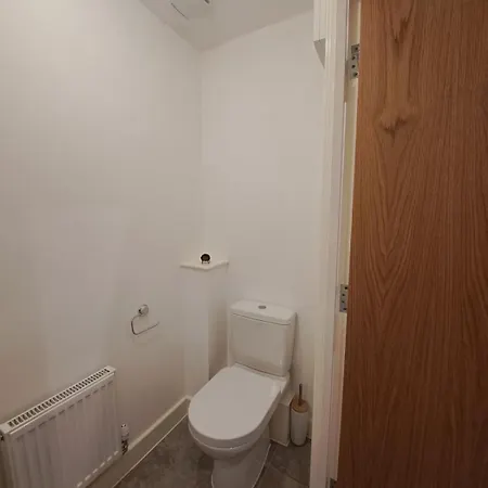 Stunning New Modern Near Roundhay Park *