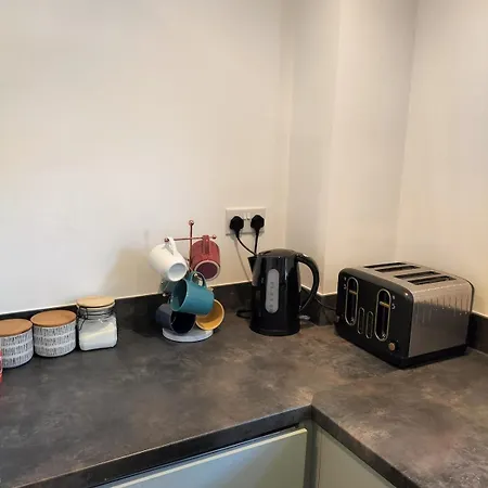 Stunning New Modern Near Roundhay Park *