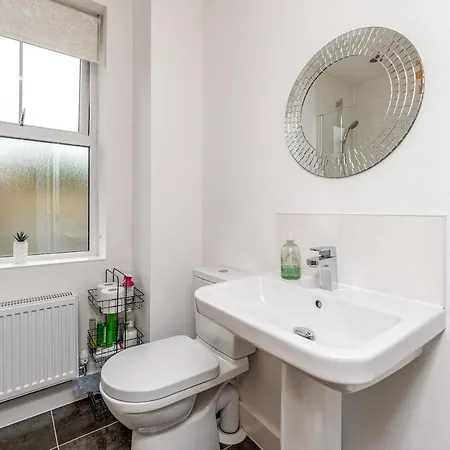 Holiday home Stunning New Modern Near Roundhay Park