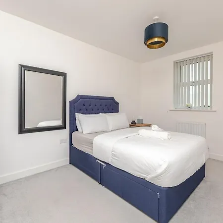 Stunning New Modern Near Roundhay Park * Leeds (West Yorkshire)