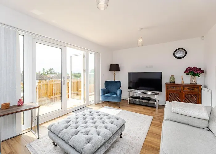 Stunning New Modern Near Roundhay Park *