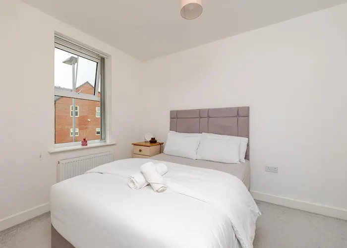 Stunning New Modern Near Roundhay Park * Leeds (West Yorkshire)