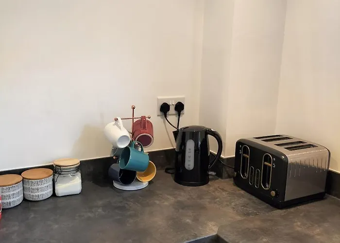 Stunning New Modern Near Roundhay Park *