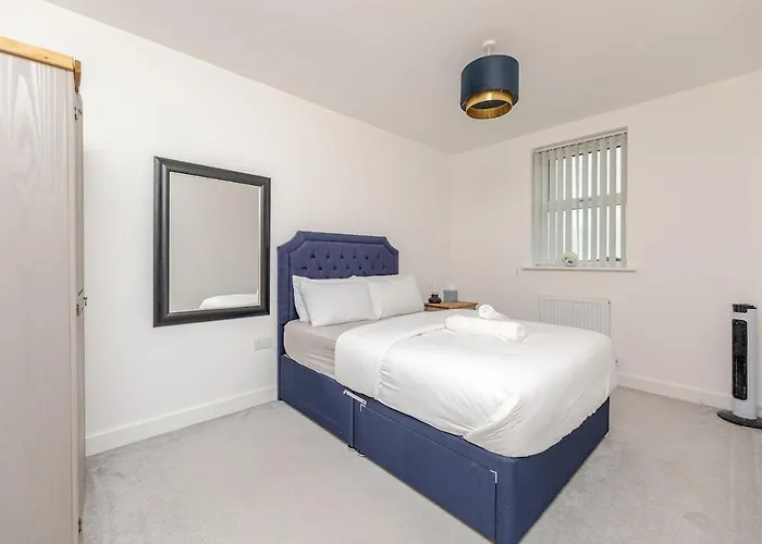 Stunning New Modern Near Roundhay Park * Leeds (West Yorkshire)